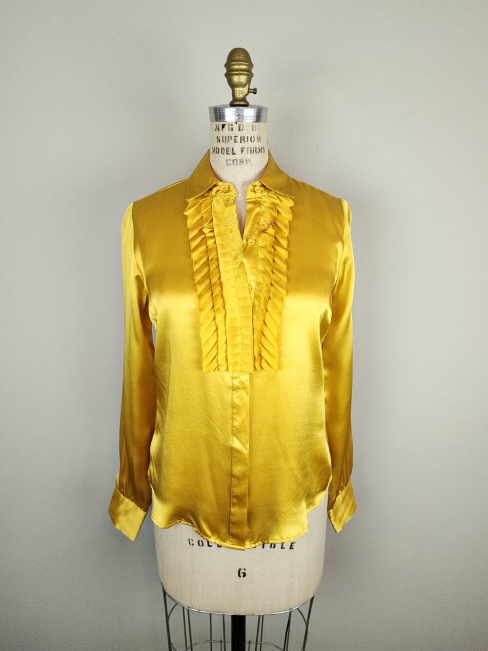 Rich Honey Color 100% Silk Ruffled Front Blouse by Behnaz Sarafpour Ladies Small